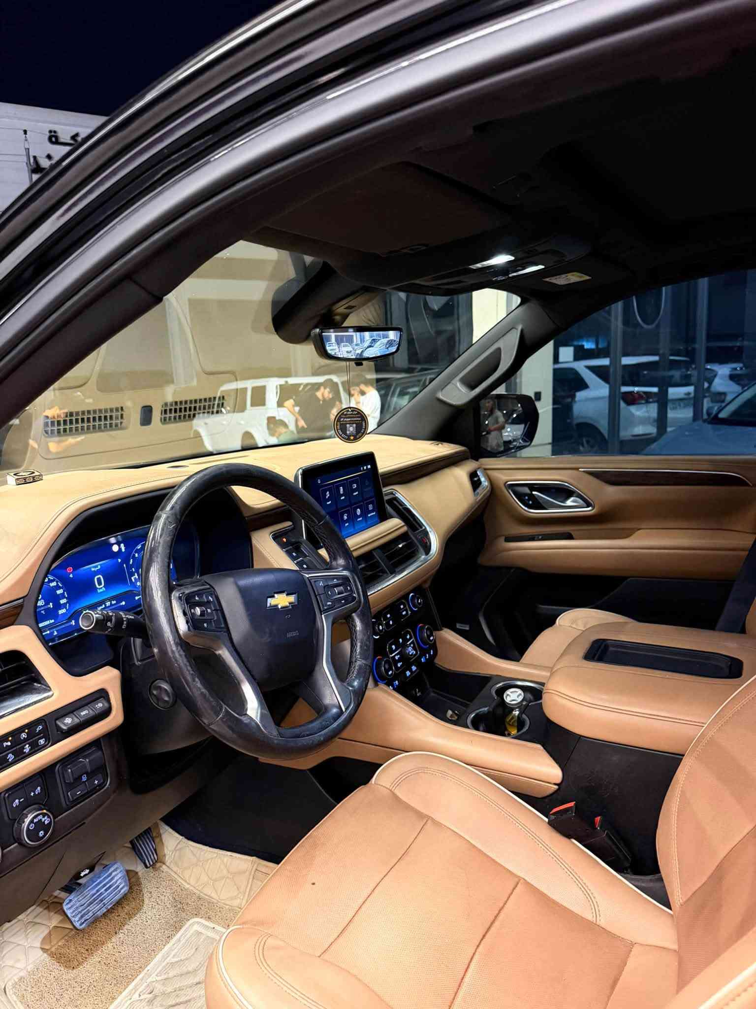 CHEVROLET TAHOE PREMIER
شوفرليت تاهو
موديل 2022 🦅 
سعر 437  $
تحويل مباشر ب اسمي سنويه
فوول مواصفات جگات
شيفروليت تاهو بريمير وكالة خليجي 
‎الموديل  2022 ( خليجي )
‎اللون : اسود
محرك و گير شرط
سياره مكفول  بدون صبغ بدون حادث
بيها ٣ مكان صغير pdr بدون مفتوح 
‎جكات كهرباء
‎ جكات تصعد وتنزل 
‎اربع كامرات
‎حجم المحرك : 5300 Cc
‎عدد الاسطوانات : 8 اسطوانات ( 8 سلندر )
‎المواصفات : 
‎* سقف بانوراما 
‎* المقاعد كهربائية تدفئة و تبريد
‎* مقصوره الركاب من الجلد الفاخر + خشب ملكي 
‎* شاحن وايرلس لاسلكي
‎* نظام الرؤيه : 5 كامرات رؤيه شامله ( BIRD VIEW )
‎* نظام التعليق مستقل
‎* كشنات ميموري خزن
‎* نظام الصوت BOSE سماعات عدد 10
‎* دوسات كهرباء + اناره LED
‎* نظام سحب مقطوره تحكم كامل + كامرة لرؤية المطوره
‎* داتا شو
‎* تشغيل بعد 
‎* 5 بصمات 
‎* تحديد مسار 
‎* لد امامي 
‎*مري شفط 
‎* 4 كامرات 360 درجه 
‎* رادار 
‎* جنطه ذكيه بلقدم تنفتح وتنسد 
‎* ويل كروم 22 حجم وعليها تخم تاير 
‎* شاشات خلفيه 
‎* جميع الكشنات كهرباء
‎* كشنات تدفئه تبريد 
‎* دوسات شفط 
‎* شاحن واير ليس
‎* ثلاجه 
‎* جميع المقاعد يوجد مخارج يوبي اس 
‎مكان :اربيل  

‏‎ للاستفسار
***********
كورك واتساب
