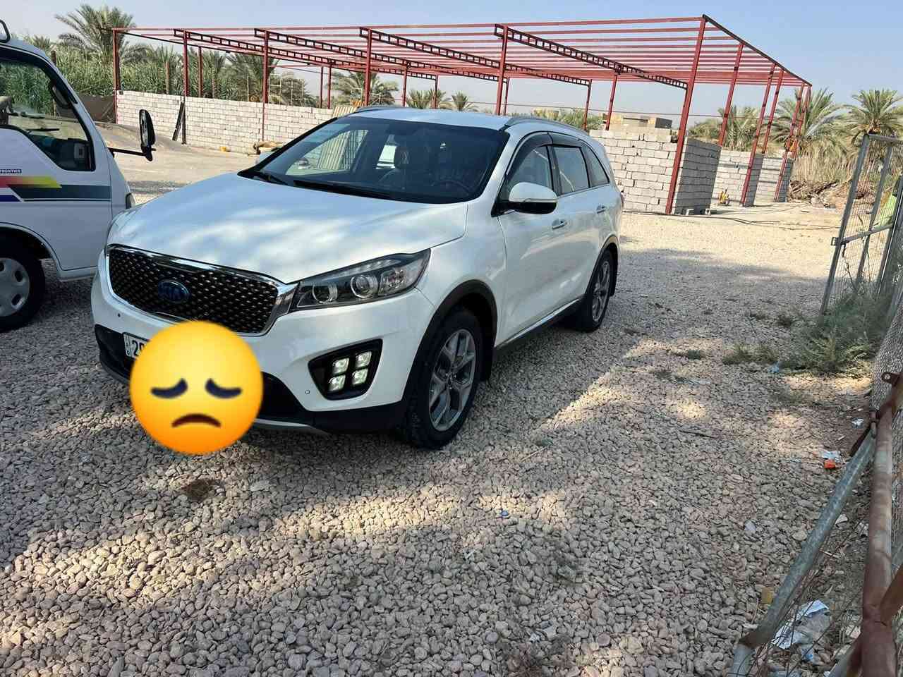 السلام عليكم سورنتو للبيع موديل 16 فول مواصفات ما عدا بنراما تخم تاير حداديه جديده صبغ عام لا ضربه قويه ولا تبديل ولا متجيه سياره نظيفه جدا مكان حله الإتصال عل ***********
