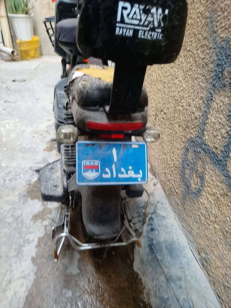 السلام عليكم دراجه شحن للبيع قبل فتره اخذتها او مطلعت بيها والله التهيت شغل او بلشمس بطاريات نفخت يعني نقصها بس بطاريات السعر 100الف او بيها مجال مكان بغداد شارع المغرب *********** فقط وتساب

