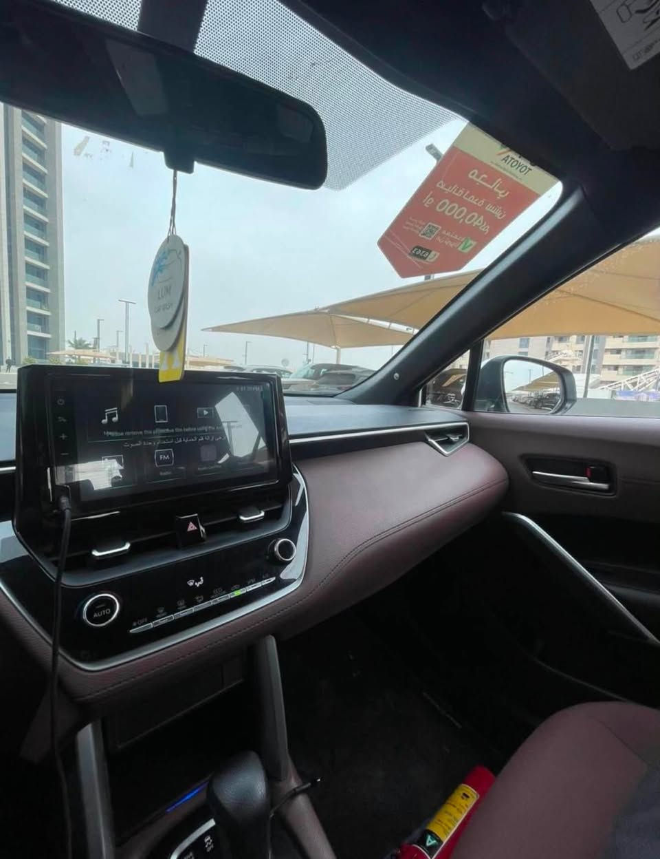 ﷽
‎ماشاءالله تبارك الرحمن ‎
📞 *********** 📞
نوع السيارة : تويوتا كورولا كروس هايبرد 🚗
الموديل  :  2024
اللون  : ابيض صدفي مميز 🌟
المنشأة : وارد خليجي SAS
حجم المحرك  :  4 سلندر  1800
ضمان شركة ساز سنتين او  40.000  Km صيانة كله بل شركة وصولات موجوده 👨🏻‍🔧
مكفولة كفالة عامة من ضربة صبغ بارد عده رصعات بل قماره شويه و جم رصعه داير مداير السياره زغار مال شارع 
رقم بغداد بسمي احول ثاني يوم الجديد هزه جديدة 
ماشية 41,000 الف 
موديل 2024
حجم المحرك 4 سلندر  1800
مرتبط بناقل حركة أوتوماتيك 
يبلغ عزم الدوران 205 نيوتن/ متر 
بقوة 169 حصان 
مفتاح التشغيل بصمة  2 موجودات 
دفع ثنائي FWD 
مودات قيادة NORMAL/ECO/POR
سلايد رووف
اريل نفكيتر 
حمالات بلاك بلادي 
لايت هالوجين 
حجم الاطار  215/60/17
حجم الويل 17
4 دسك
حساسات ضغط الاطارات 
اشارة في المرايا الجانبية  
ماسحة خلفية 
عدد AIR BAG 7
هاند بريك بالقدم 
‏ABS 
دشبول شاشة ديجيتال
مثبت السرعة Cruise 
المودات والاوامر الصوتية  
‏Bluetooth / USB 
مخرج منفذ الطاقة 
فحص نظام السيارة 
المقاعد مخمل
المقاعد لون احمر 
داخل السيارة احمر مطعم اسود  
الايزو فكس ISOFIX 
تبريد شاشة 
قطعتين تبريد
 أوتو هولد Auto Hold  
نظام مانع الانزلاق 
تطعيم الدواخل ألمنيوم
📍موقع السيارة بغداد الجادرية 📍
📞 *********** 📞
