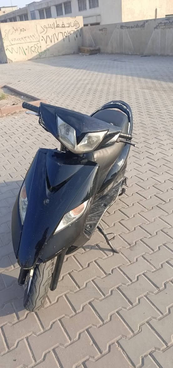 دراجه ثعلب للبيع 

مكفوله لا نضوح لا تبخير لا تنقيص مكينته ناعه متسمع صوته خرسه  كابريتر بلادي دراجه تخبل سودات كله مختمه اشاير مختمه دشبول مختم كله ختم واحد   احله من صور دبلات جدد كامله من كلشي لايتات زنون قفل ستيرن قفل جنطه قفل بانزين كهربأيات اشاير عداد بانزين عداد كيلموتر بريكات تايرات جدد باتري جديد  كله شغال ما بيه اي نقص كامله وكامل الله 

سعر ٦٠٠ بيه مجال شي بسيط 

مكان بغداد حريه 

للتواصل *********** 

غير متوفر خاص
