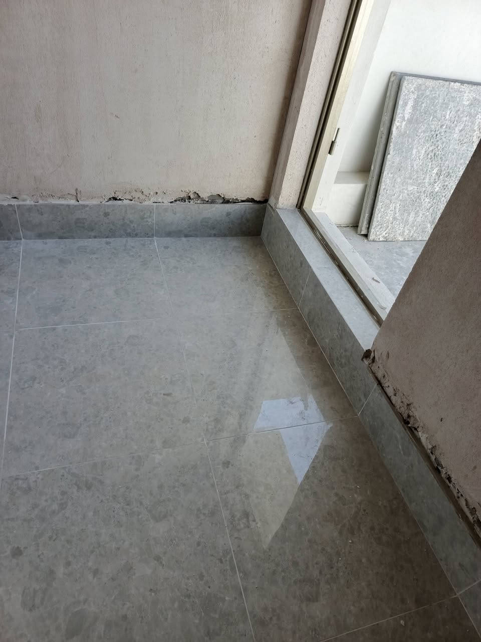 خلفة بورسلين جدران ارضيات وبايات شغل درجه اولى على الليزر استلام مهندس تواصل واتساب ***********
