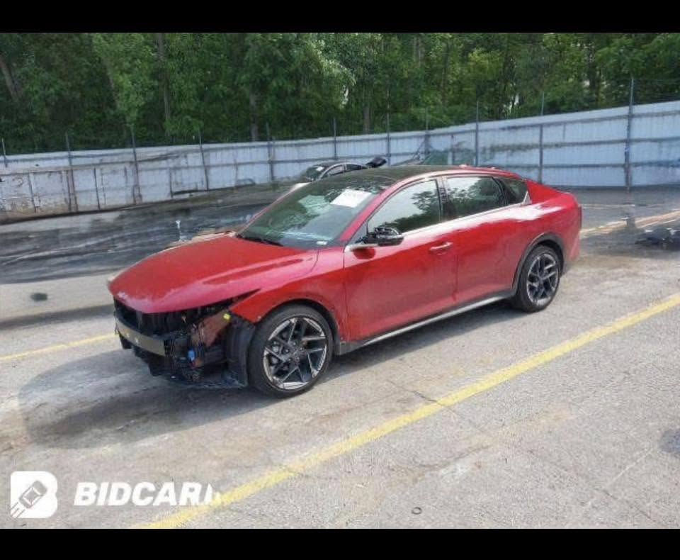 شهداء شهداء شهداء
الفين دوش السياره /K4 gt line 
ب 190 وبيها مجال الي يكول غاليه ماكو بهيجي نظافه 
ماشيه19  الف ميل 
رقم بغداد 
***********
