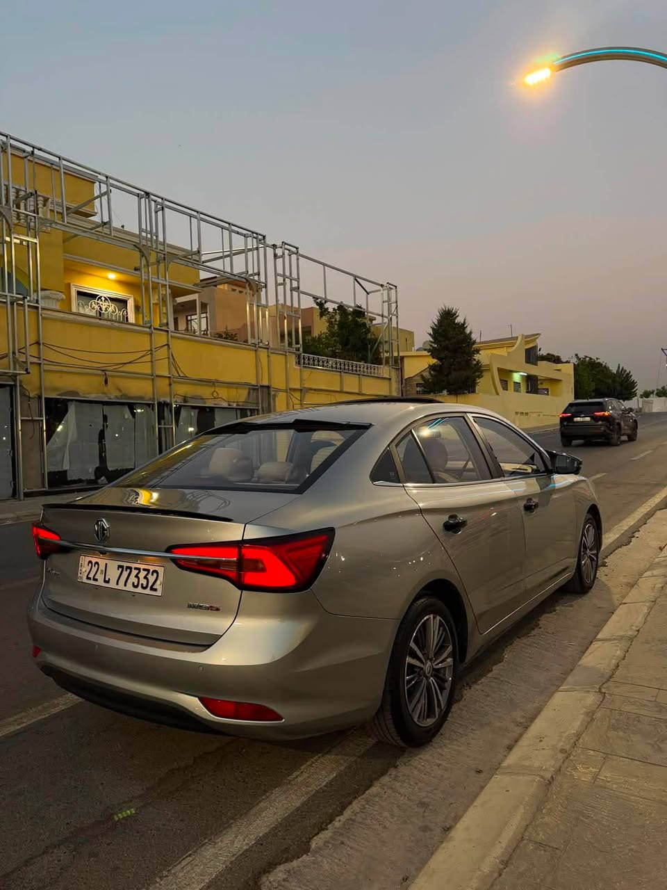 ---
للبیع 🚨
MG 5 | المودیل: 2023 | اللون: سلفر 

المواصفات:
المحرك: 1.5 تيربو 4 سلندر
القوة: 173 حصان 
ناقل الحركة: اوتوماتيك 7 سرعات DCT
التسارع: 0-100 كم/س خلال 8.5 ثانية
صرف البنزين: 5.9 لتر / 100 كم
حجم خزان الوقود: 50 لتر

المواصفات الداخلية والخارجية:
شاشة 10.25 انچ + شاشة عدادات ديجيتال 7 انچ
Apple CarPlay + Android Auto
كاميرا 360 درجة + حساسات امامية وخلفية
نظام MG Pilot: فرامل طوارئ، تثبيت سرعة ذكي، تنبيه الخروج عن المسار
مقاعد جلد + مقعد السائق كهربائي
سقف بانوراما 
جنط 17 انچ
مساحة الصندوق: 479 لتر
ماشي. 78 Km
السيارة نظيفة جدا وبحالة ممتازة 
للمزيد من المعلومات والصور تواصل واتساب: [رقمك]
سعر 99$$
***********
