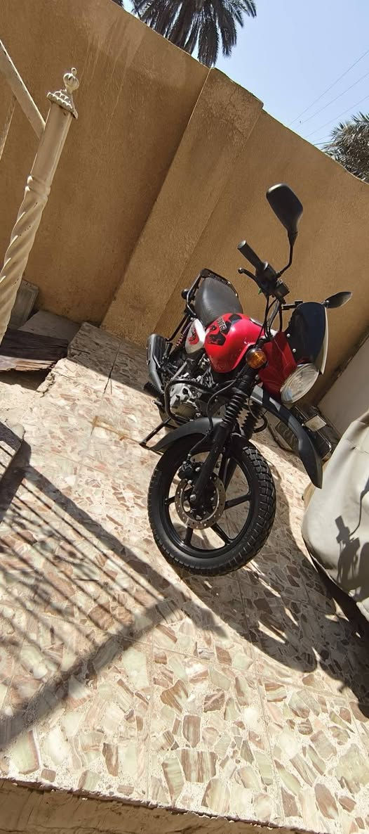 السلام عليكم ، بوكسر للبيع لون أحمر موديل 23 نازله نهايه ال24  مرقمه بغداد تحويل ثاني يوم كامله مكمله مابيها نقص برغي 
مكينه مكفوله سبانه ماواصل الها السعر 2و800 وبيها مجال اتصل وتعال كلب وبخدمتك مكاني بغداد كاضميه  الرقم ‏‪***********‬‏ أو ‏‪***********‬‏
