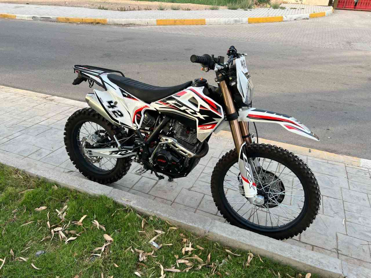 Crx 350 4v
س ار كس ٣٥٠ ٤ ولفات 
دراجه زيرو بعده وضع شركه 
كفاله عامه 
استخدام اقل شهر 
مستبدل دهن مره وحده 
السعر لاخاص ولامستعجل ( سوالف القفاصه )
مليون و٩٠٠ وبي مجال لمشتري 
دراجه وضع شركه وصور كدامك تحكم 
مكاني بغداد الكرخ 
***********
