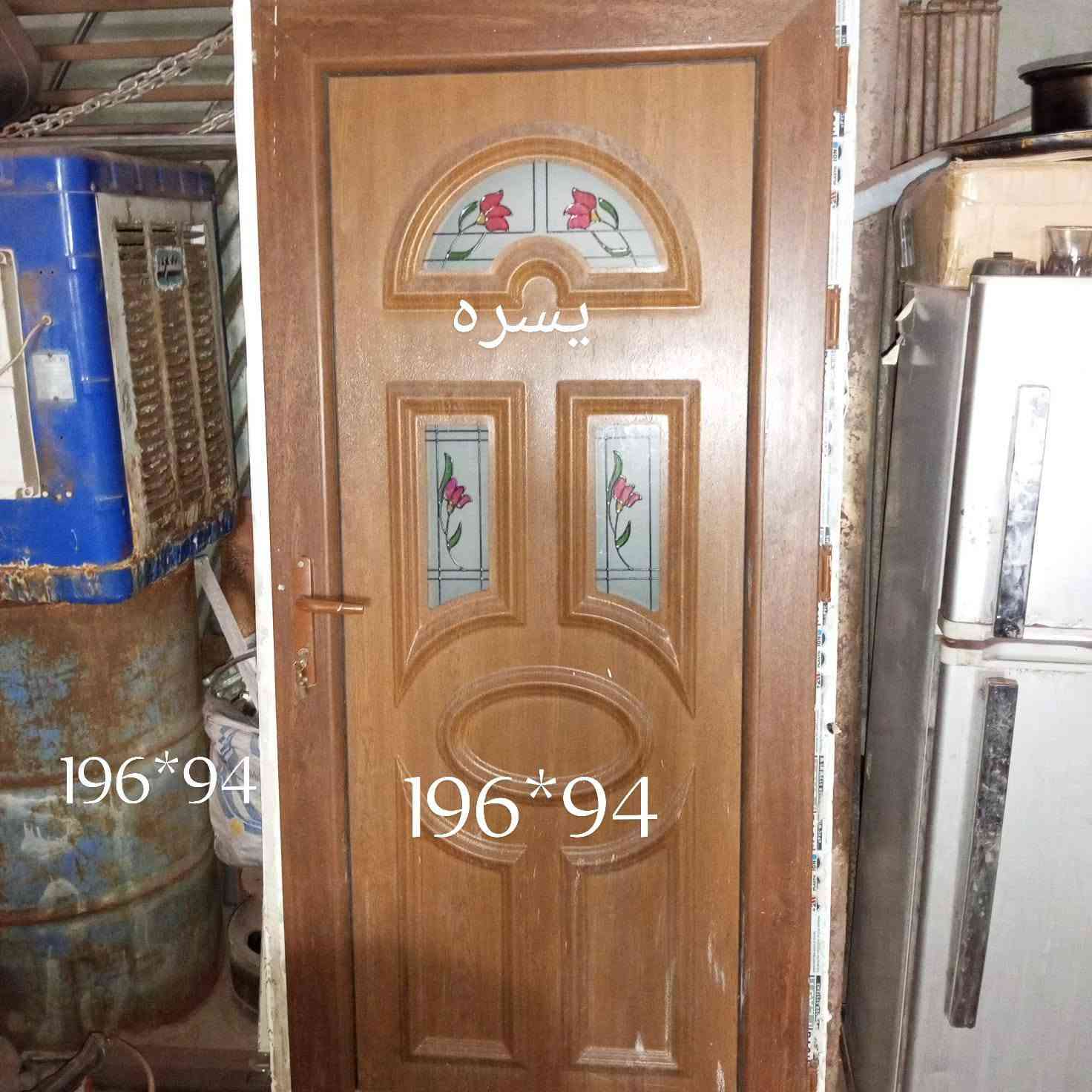 بيبان للبيع اخوو الجديد 
كلمن وسعره 
***********

نص مكتوب في الصور:
- يمنه دفع 94*187
- يمنه 188*66
- يمنه
- 215*94
- يمنه 219*74
- يسره 196*94 196*94