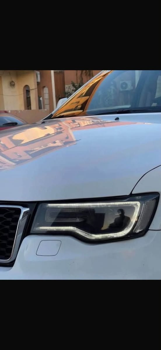 جيب خليجي 2019 لمتد بلاص وكالة ليث العبيدي 
ماشية 76 
كفاله عامة بيها شبر بالجاملغ الامامي فقط 
السيارة جديدة بمعنى الكلمة كلشي بيها على وضع الشركة 
السعر 245 بيها مجال بسيط 
عنوان بغداد العطيفية 
📞 ***********
