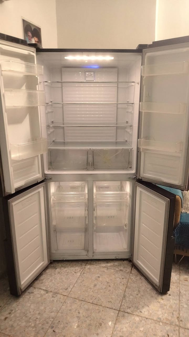 مجمده ثلاجه  4 بوب حجم كبير. اكبر حجم نوعيه نوووبل . نضيفه فول تجميد وتبريد تشتغل موولده ووطني واجهيه جام بلازما  سعر 550 مكان. كربلاء حي الميلاد للاستفسار ***********
