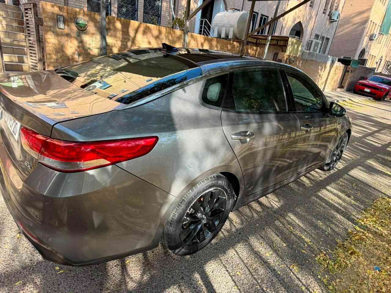 السلام عليكم 
اوبتما 2018 امريكي EX فول مواصفات 
حادثها سرقة بس بالعراق بيها بارد جاملغ عكس السايق وصبغ جوة قبق البانزين ماشية 75 الف ميل السياره بااسمي رقم بغداد الدولي مكان السياره بغداد الكراده  للاتصال *********** بغداد, العراق
