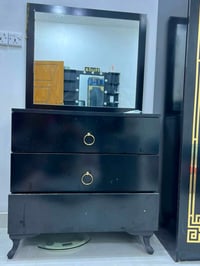 غرفة نوم نفرين جديده واي ضرر مابيها لونها اسود عنواني بغداد رايدتها ب5...