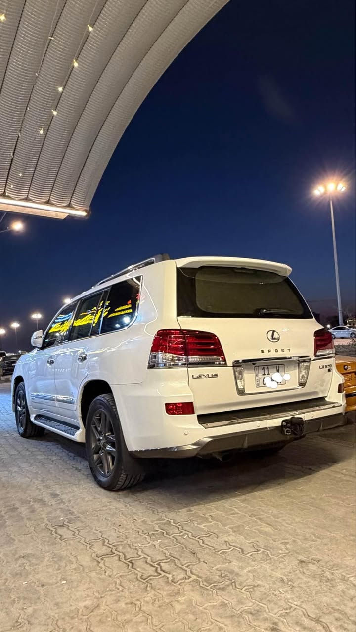 لكزس LX 570 موديل2013

سيارة فخمة جداً بحالة ممتازة، استخدام نظيف 

المواصفات:

الموديل:2013

المحرك: V8 5700 سي سي

العداد:200,000  كم

التجهيزات:

بصمة + تشغيل

نظام مانع انزلاق

شاشة + نظام ملاحة

5 كاميرات

رادار أمامي

فتحة سقف

داخل جلد فاخر قرميدي مع تدفئة وتبريد

ثلاجة

نظام صوت مميز

تحكم ستيرن + فوليوم

مرايا كهرباء

باب خلفي كهربائي (جك)

نظام قيادة (Eco / Sport)

حساسات أمامي وخلفي

الحالة:

بدون صبغ

بارد بجاملغ الايمن

محرك بشرط مامفتوح

 لوك بالكامل

سيرفس كامل بدون أي نقص

4 إطارات جديدة

جاهزة ولا تحتاج أي مصروف

باسمي، رقم بغداد 

الهاتف *********** البصرة, العراق
