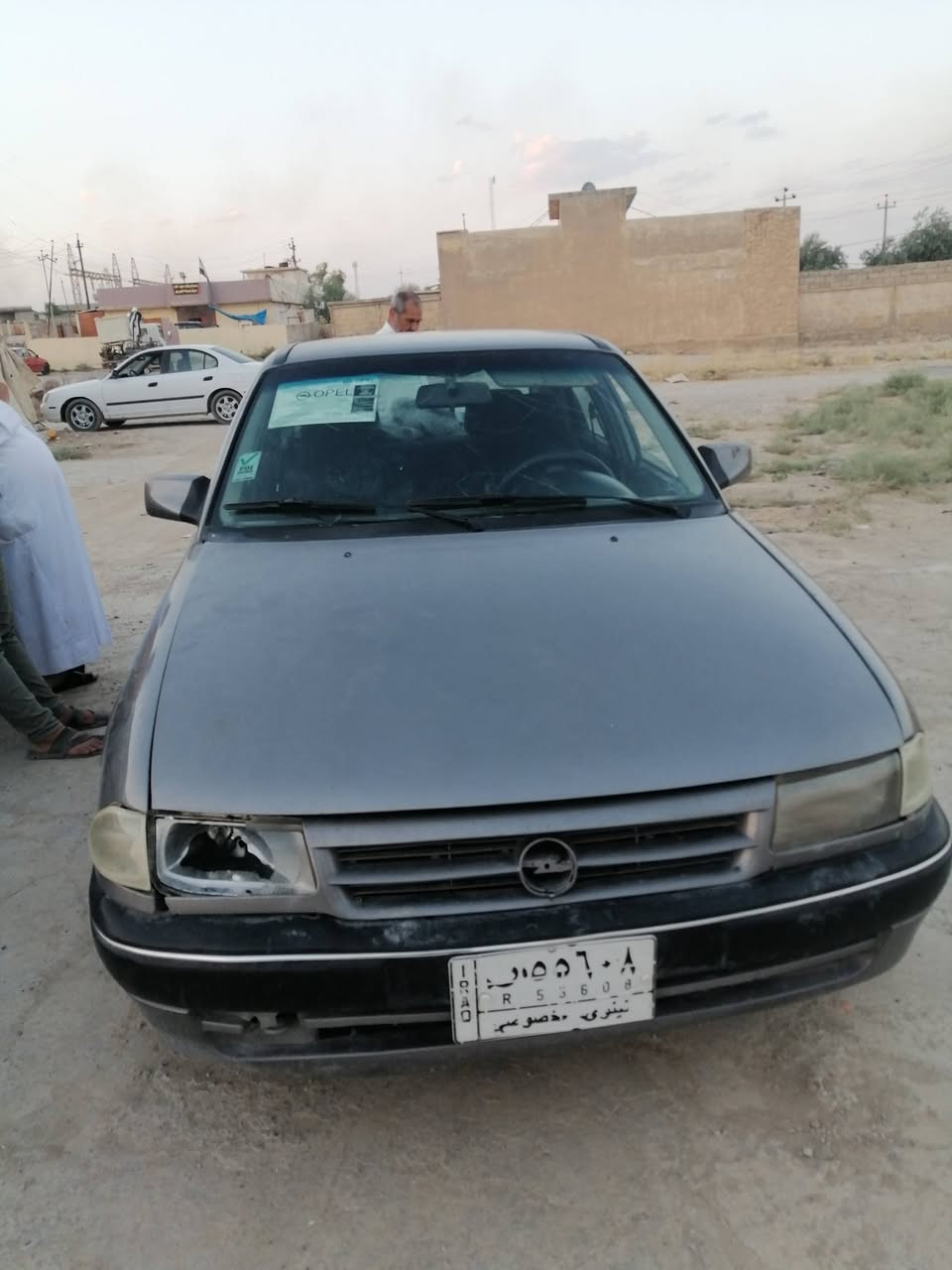 السلام عليكم يتوفر في معرض العريج استرا للبيع السياره تجي تشوفها كدام العين كير ومحرك شرط حجم 16 السياره موديل 91 للتواصل *********** /***********
