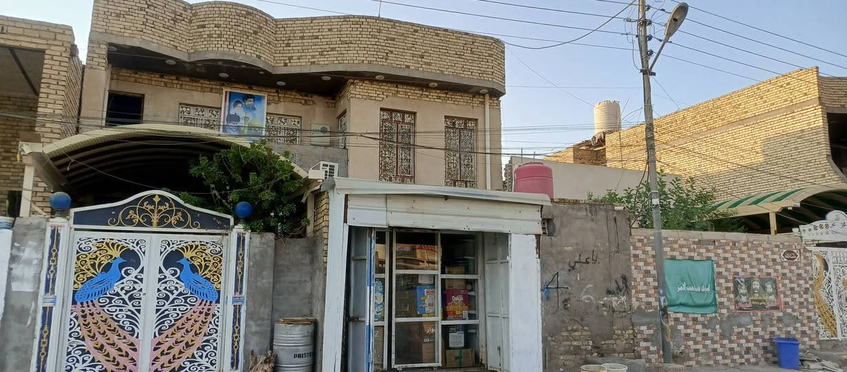 بيت في ميسان في حي الصادق اكشيه مساحه البيت 200 متر والاستفسار ينتصر على هذا الرقم 7727179130
