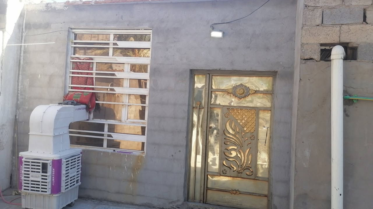 بسبب الوعود الكاذبه اعيد النشر بيت تجاوز 200 مع قطعت ارض بدايت البيت وره شقق فرع الملعب قرب ابو ساره ابو الغسالات ***********
