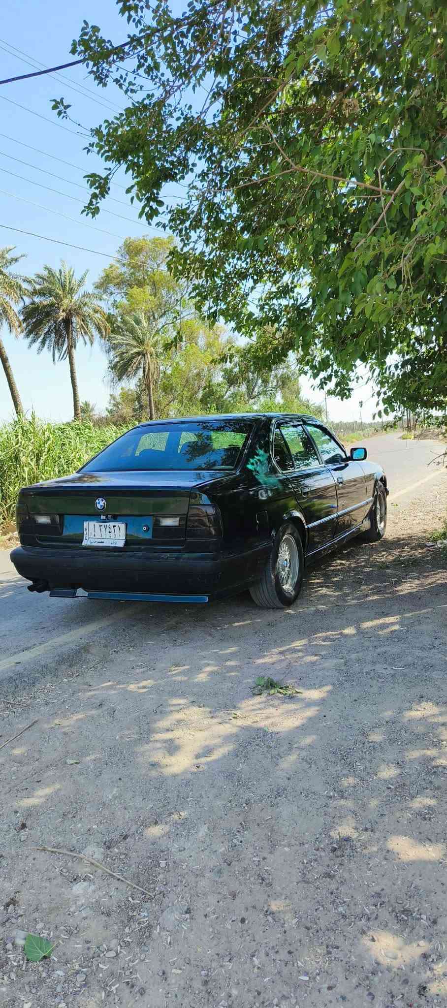 سلام عليكم سيارة BMW 525 موديل 94 
رقم بابل ب أسمي
مصبوغه عام جمالية مابيها حادث
تخم تاير جديد كهربائيات شغالة 
بلاد بدون جطلات
حدادية أمامي خلفي جديد 
سيارة خير من لله 
كير أوتوماتيك
مكاني بغداد
السعر 60 بيها شي قليل 
ه‍ـ ***********
