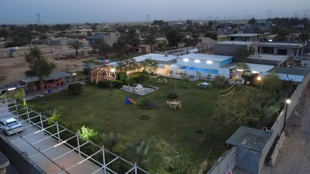 ✨ مزرعة المسك الترفيهية – متعتكم تبدأ من هنا ✨ بمساحةٍ ضخمة جداً من اكبر منتجعات بغداد من حيث المساحات الخظراء

📍 الموقع: بغداد – قرب تقاطع النهروان

استمتعوا بأجواء من الراحة والرفاهية في مزرعة المسك الترفيهية، حيث الخصوصية، النظافة، والخدمات المميزة!
🔹 مسبح كبير للكبار وصغير للأطفال 🏊♂️ مساحة 70 متر
🔹 جلسات راقية ومساحات خضراء 🌿
🔹 ألعاب ترفيهية للكبار والصغار 🏓🎯
🔹 مكان مخصص للشواء 🍖🔥
🔹 إنترنت سريع وكهرباء 24 ساعة ⚡📶
🔹 صالة مجهزة بالكامل + غرف نوم ومطبخ متكامل 🏠🍽️
🔹 كراج سيارات واسع 🚗🚙

📌 نظام الحجز:
🔸 شفت صباحي 
🔸 شفت مسائي

🎉 احجز الآن واستمتع بأفضل الأجواء مع عائلتك
***********ادارة المزرعة
