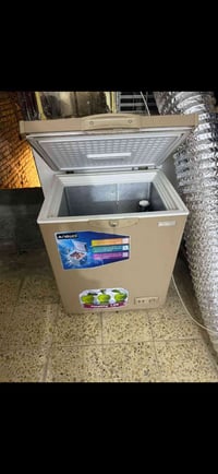 مجمده للبيع سعرها 60 وبيها مجال الرقم 07717493595
