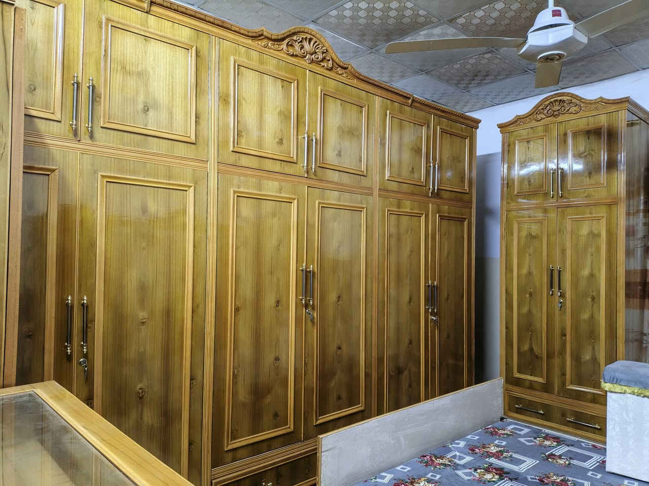 🔥غرفه نوم 🔥جديد: مستعمل فقط شهرين 🔥ونظافه90٪
فصال صاج عراقي 🔥
التواصل والاستفسار 
ماسنجر او
واتساب: ***********
