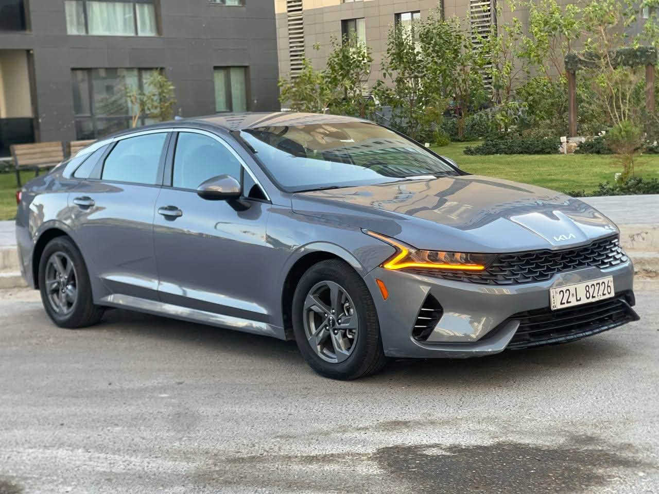 #السلام_عليكم
كيا اوبتما  KIA  K5 2022 سياره رقم اربيل  وكاله او تحويل ماشيه  102  الف  مكينه 1600 توربو    
-السعر 127 وبي مجال بسيط
المواصفات :-   رادار امامي  رادار خلفي تحديد مسار + قياده ذاتيه سايد بريك بصمه 
 اوتو هولد  شاشه + كامرا  وضعيات قياده تحكم  ستيرن     
- صور الحادث مرفقه + سونار  مكان السياره بغداد   
للاستفسار  ***********
