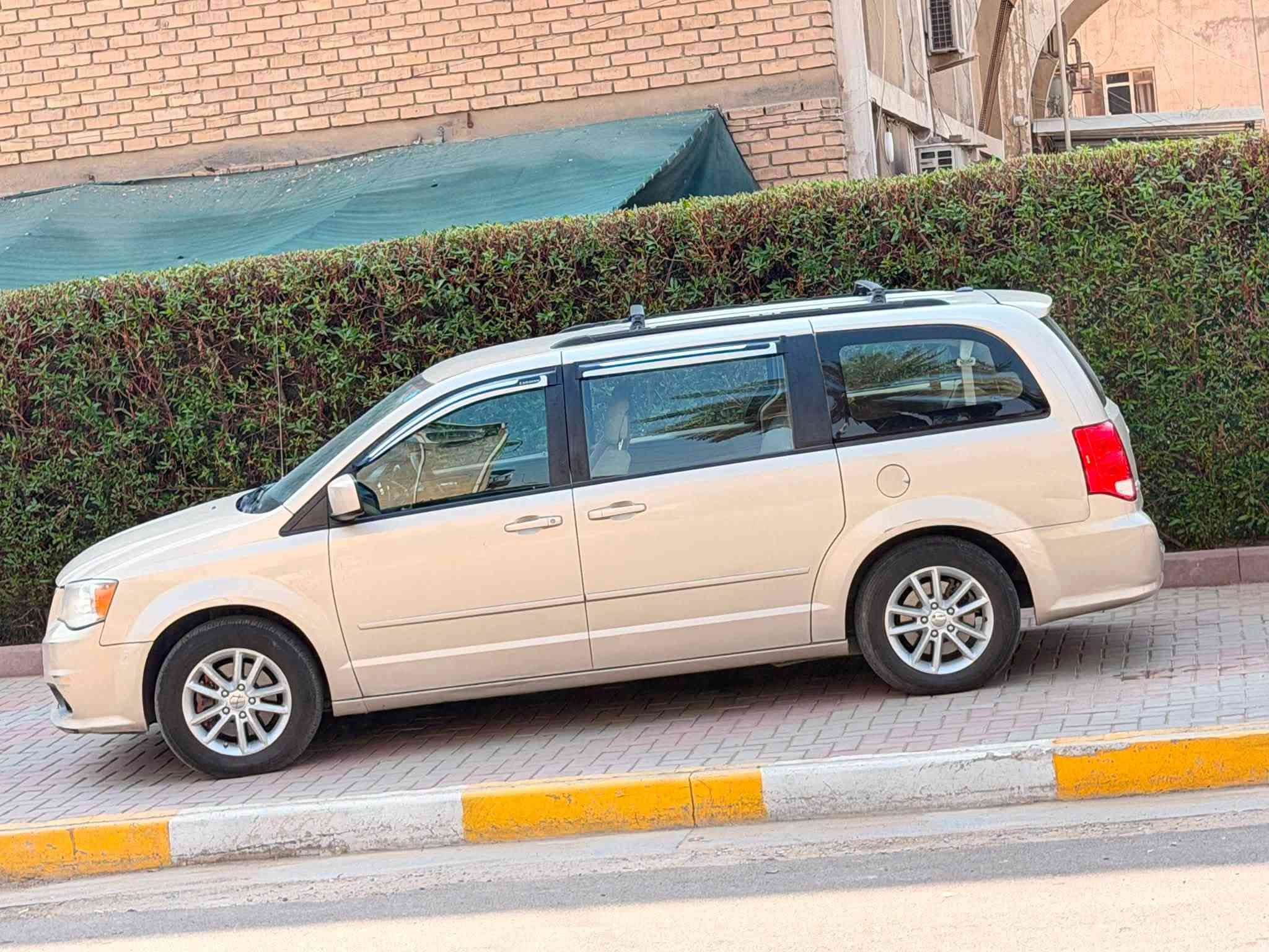 دوج كارافان • ٢٠١٦ • رقم بغداد