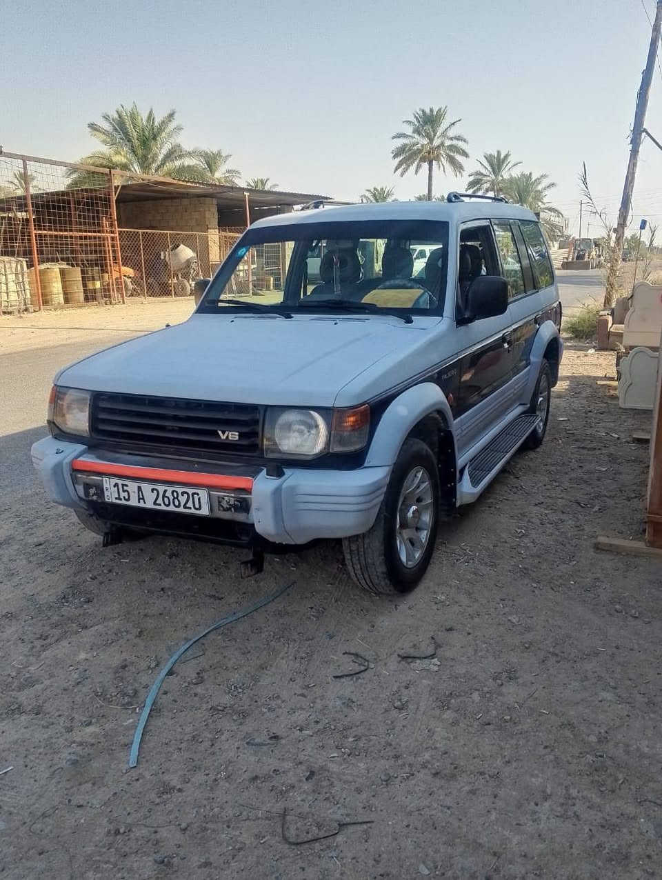 السلام وعليكم شباب باجيرو موديل 1996بسمي هزه جديده محرك وكير نظيفات كهربائيات شغاله السياره بصمه وبيها برنامج تشغيل من الموبايل نقصها زوج تاير وصدر نص عمر  وتبريد مايشتغل محرك بلادي السعر 45وبيها مجال قليل مكاني التاجي ***********===***********
