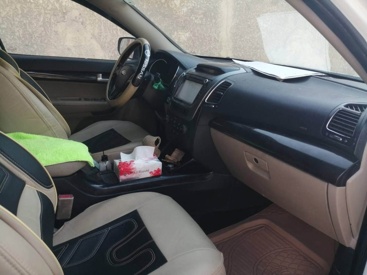 للبيع سيارة سورنتو ١٣ شكل ١٤خليجي فول ١/١ سيارة بصمه اربع كامرات تحكم ستيرن سياره /٦ سلندروبنرامه فتحتين بلقماره سبعه راكب تحويل ثاني يوم هوايه بيه مواصفات سيارة متجايه خفيفه ابيعك حزام كير ومكينه عله الشرط لغود شواصي مكفولات سعره ١٢٧وبيه مجال قليل الاستفسار *********** مكان السيارة الديوانية قضاء السدير
