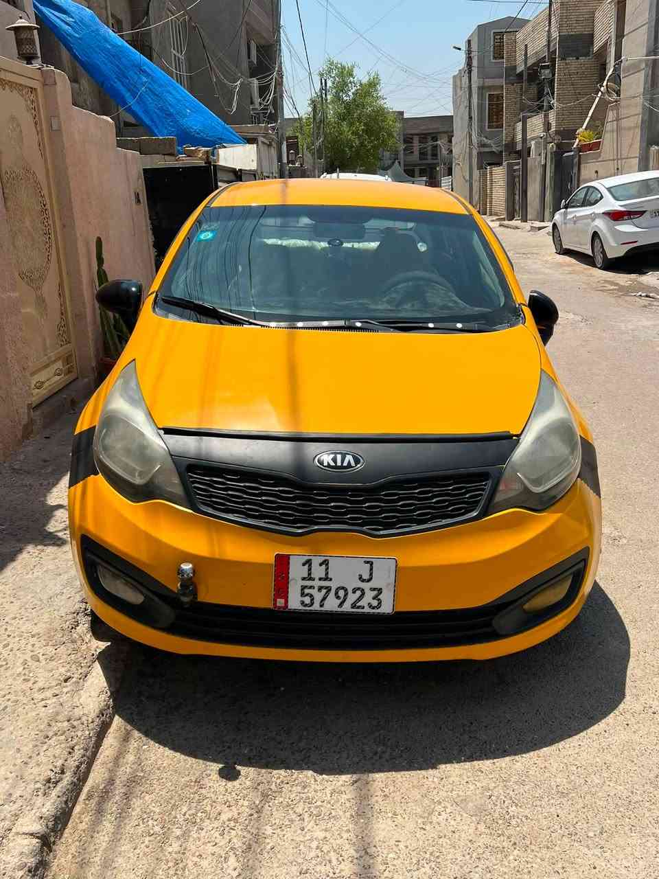 السلام عليكم كيا ريو مكينه 1600 لبيع او مراوس حسب القناعه مديل ٢٠١٥ رقم بغداد الجديد السياره بسمي مصفرا هيئه وغرمات السياره نضيفه نفس ما موضحه بلصور تبريد ومكينه وكير خير من الله حادثه جاملغ يسره بدون دواخل تحكم استرين لايتات زنون نضام ايكو اقتصادي الكهربائيات كله شغاله السياره نصبته حلوهه كبل شغل ولشارع السعر ٦٥وبيه مجال بسيط للاستفسار *********** العنوان بغداد الدوره
