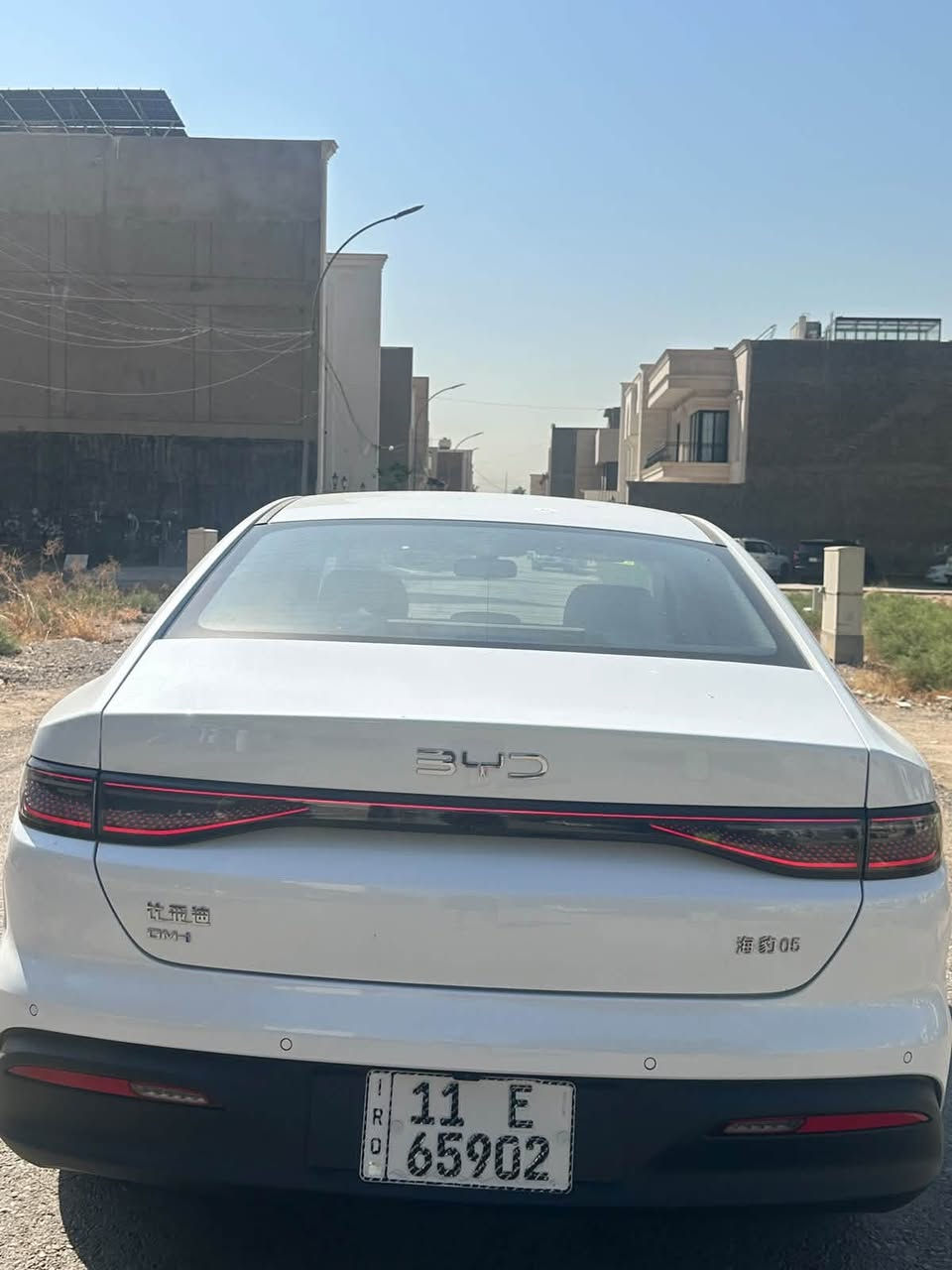 السلام عليكم BYD 2025 ماشيه 7800كمً كلي محرك 4000 ماشي  جديده ما عدا رصعه بالبنيت ضربه ايد السعر 21500 ه *********** مكاني بغداد
