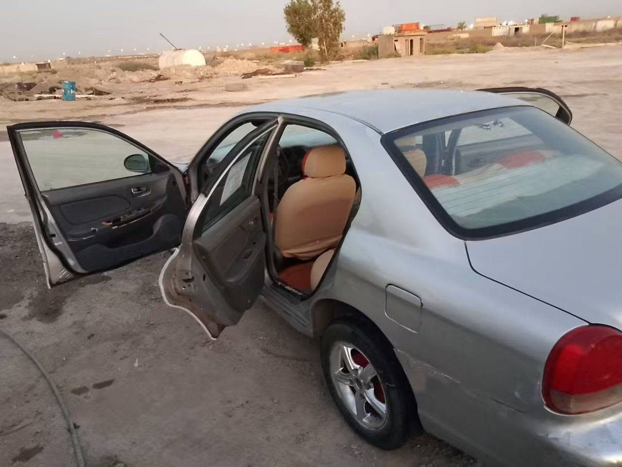 سلام عليكم
سياره سوناتا موديل 2000 
وارد خليجي
كير ومحرك مكفولات
مداور ثاني يوم
سعر 25 وبيه مجال قليل او مراوس 
عنوان ميسان المجر 
***********
موجود علخط وموجود علفيس
