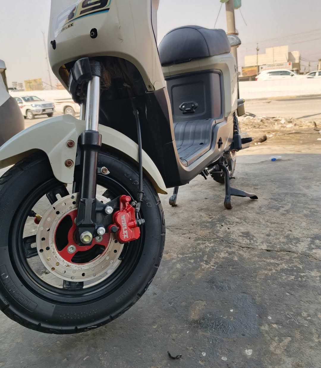دراجة شحن R9 للبيع نضافتهة 90٪ جديدة الدراجه قليل ماشية  البطاريات جديدة سعر الدراجة ٤٢٥  بيها مجال قليل اي استفسار على الواتساب ***********

