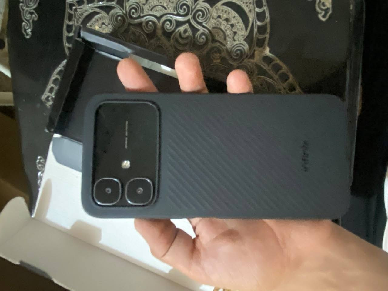 🔥 فرصة لقطة للجهاز الشبه جديد! 🔥
📱 للبيع جهاز Infinix Smart 20
الحالة: نظيف جداً، استخدام أقل من أسبوع (يعني أخو الجديد بكرتونه وملحقاته الكاملة).
الملحقات: الكارتون وكل الأغراض الأصلية موجودة ومتروكة بعناية.
السعر: 220,000 دينار (قابل للتفاوض البسيط للجادين).
المكان: بغداد - شهداء البياع.
رقم الاتصال: *********** (متوفر اتصال ومراسلة).
