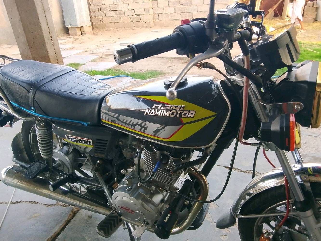 دراجه مثل ما بل صوره ربع ما تصرف عليه السعر 850 بيه مجال شي بصيط