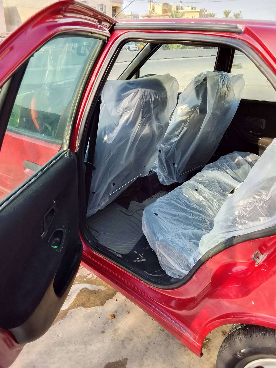 سلام عليكم بيجو 306 الليبع الجاملق الخلفي مصبوغ جمالية  تبريد شغال نقص بوري الدفع السيارة جاهزة السعر 32بيهة مجال حق الجوية  المكاني بغداد زعفرانية ***********
