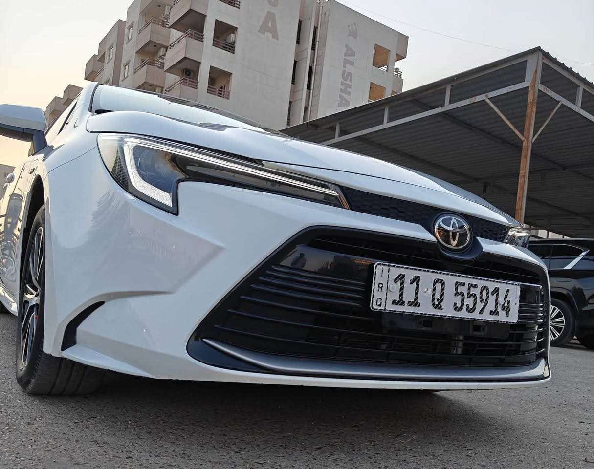 السلام عليكم 🚗
للبيع تويوتا كورولا ليفين 2025
الشكل الأمريكي - تجميع الصين

**المواصفات:**
- الموديل: 2025
- اللون: ابيض صدفي
- العداد: 13,000 كم فقط
- المحرك: 1800cc اقتصادي
- الكير: اوتوماتيك CVT

**المواصفات والاضافات:**
- شاشة لمس + Apple CarPlay + Android Auto
- كاميرا خلفية + رادار امامي 
- Auto Hold + هاند بريك بصمة
- لايت LED نهاري
- EV Mode - وضع القيادة الكهربائي
- 3 وضعيات قيادة: ECO / Normal / Power
- فتحة سقف

ملاحضة/
السيارة مكفولة كفالة عامة من الصبغ والبارد والكير والمكينة

**المكان:** بغداد - الاعظمية
للاستفسار والاتصال:***********
