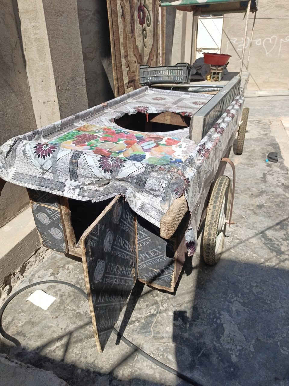 غراض البيع المكان رمادي الملعب رقم***********
