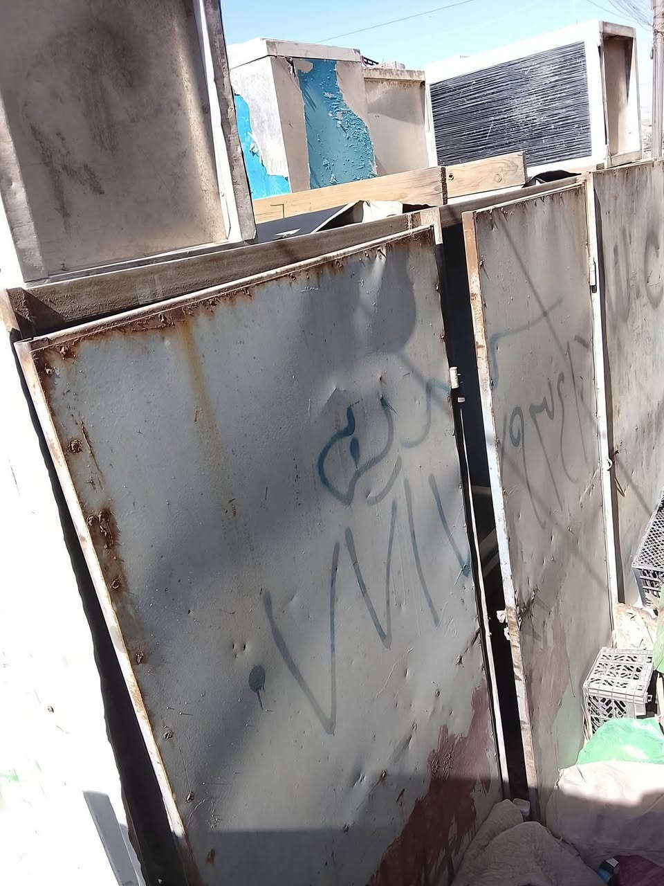 للبيع بغداد الشعب ***********
