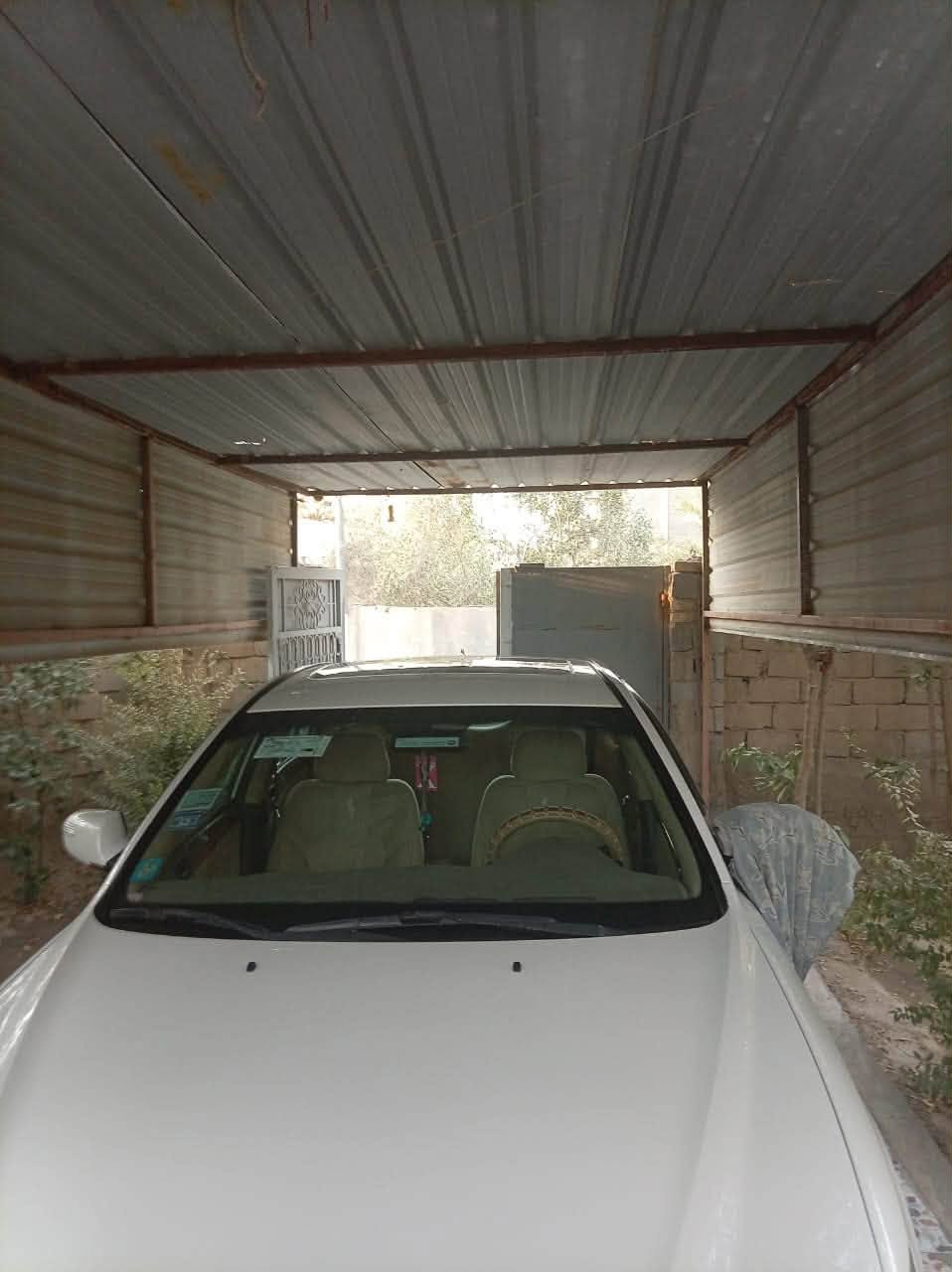 🏡 بيت زراعي للبيع – سند 25
📍 الموقع: حي المعلمين الثالثة – خلف السكة
📐 المساحة: 300 م²
📏 الأبعاد: 15 × 20 متر
📍 ركن وعلى شوارع عريضة

🏠 مواصفات البيت:
🔹 يتكون من طابقين
🔹 بناء من الطابوق والمسـلح
🔹 سقف الطابق الأول والثاني شيلمان
🔸 الطابق الأول:
• غرفة نوم
• استقبال
• صالة
• مطبخ
• مجمع صحيات داخلية وخارجية
• كراج سيارات كبير
• حديقة أمامية
• حديقة جانبية
• ممر جانبي بعرض متر بطول البيت

🔸 الطابق الثاني:
• غرفتين نوم
• صالة
• مخزن

🔸 إضافات:
✅ يحتوي على سطحين
✅ موقع مميز وهادئ
✅ مناسب للسكن العائلي
✅ قريب من الخدمات

📞 للاستفسار والمعاينة:
***********

🏡 مكتب عقار أهالي المسيب
📍 حي المعلمين الثالثة – قرب جامع محمد الجواد.

