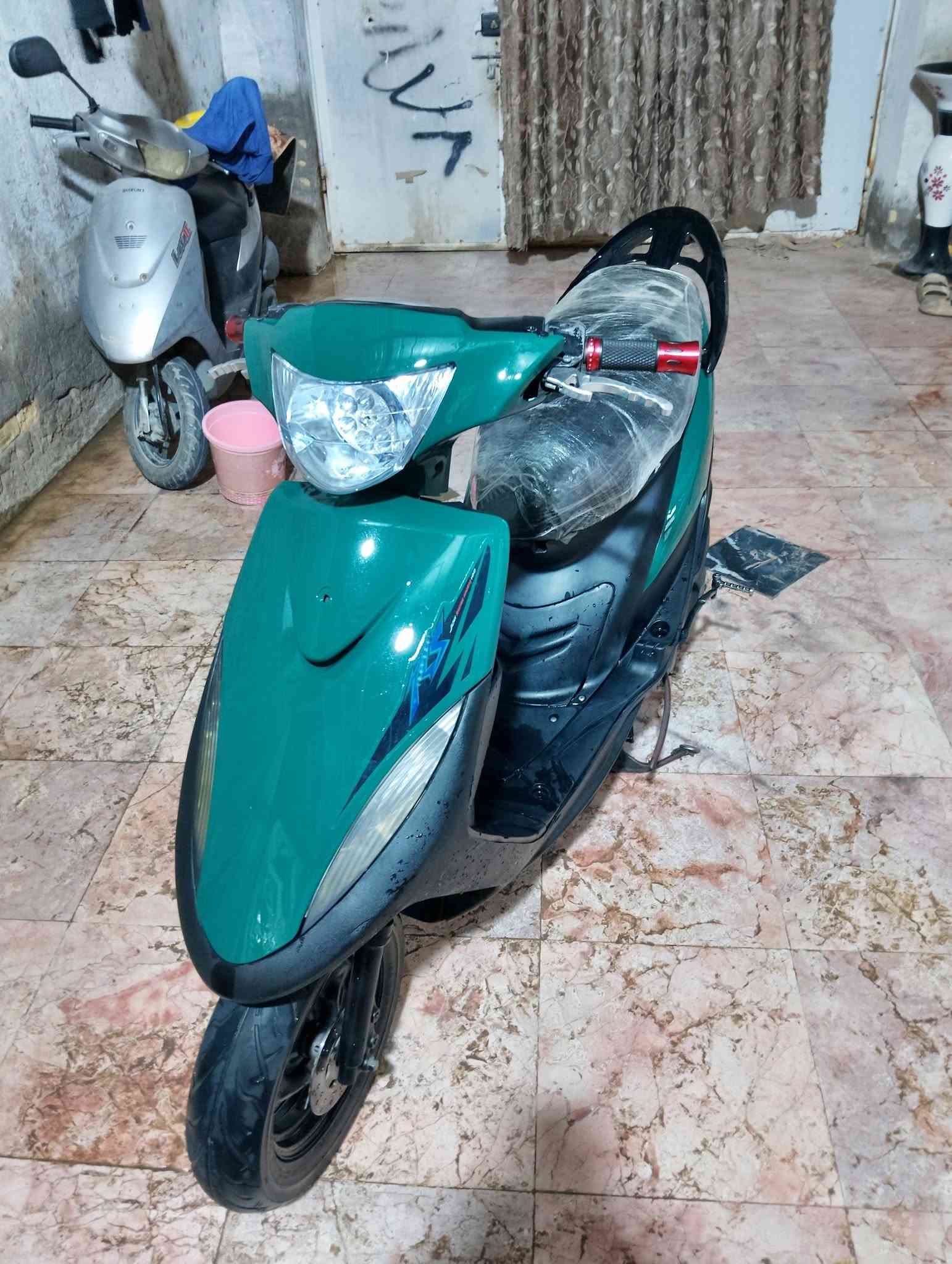 ماكس عدله للبيع كفرات البيها بلاديات والسود هم بلاديات اوراق كلها شغاله شوفت عينك دراجه شرط نعومه وشلعه مبدل بيها بستم فقط وين متريد افحص مكاني ميسان حي الحريه
الشراي يتصل *********** (السعر 750 وبيها مجال تعال وماقصر وياك 
ماكس عدله للبيع كفرات البيها بلاديات والسود هم بلاديات اوراق كلها شغاله شوفت عينك دراجه شرط نعومه وشلعه مبدل بيها بستم فقط وين متريد افحص مكاني ميسان حي الحريه
