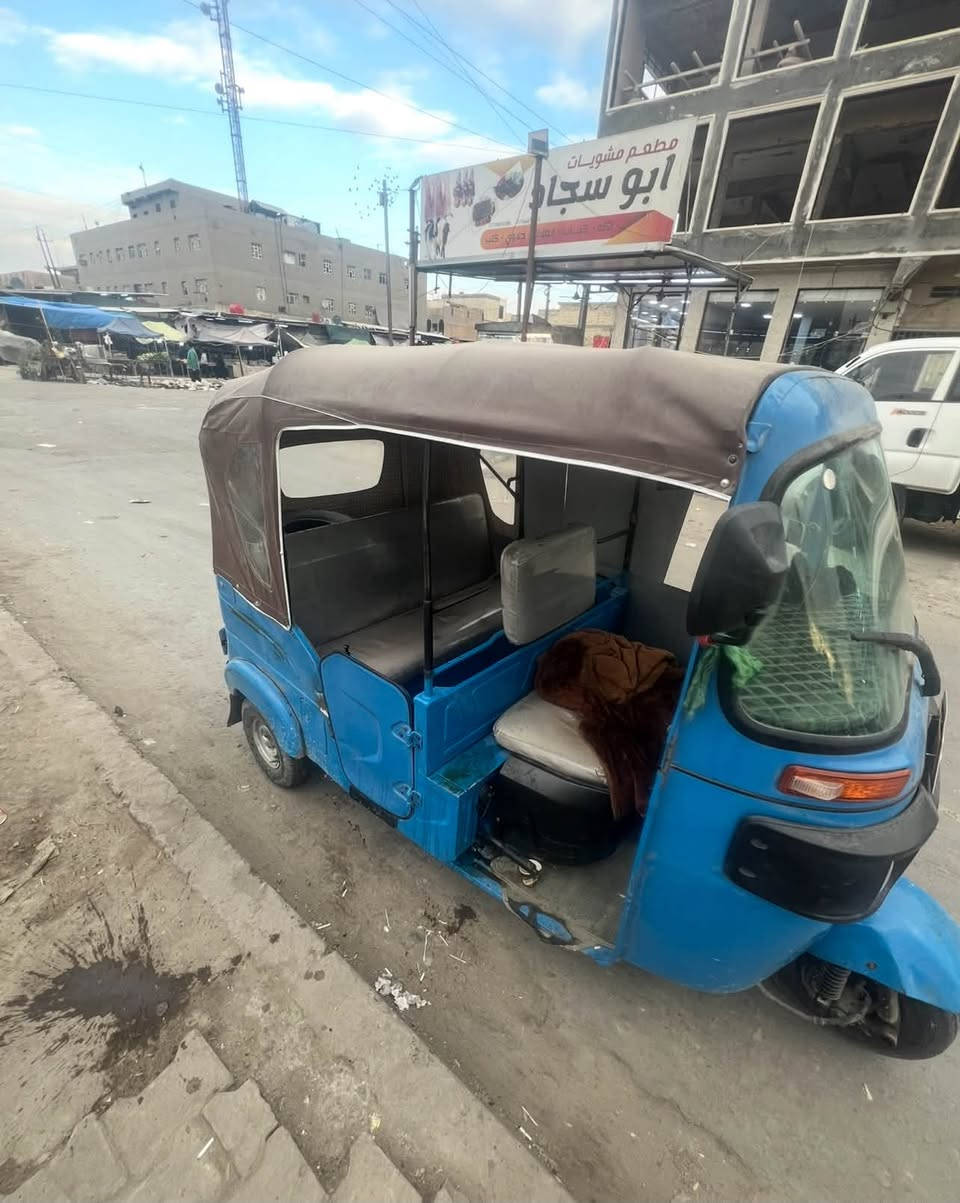 السلام عليكم تكتك موديل 21 تحويل ثاني يوم  رقم وسنويه باسمي رايدها ب8 ونص وبيها مجال حق الجيه مكاني مدينه الصدر رقم الاتصال ***********

