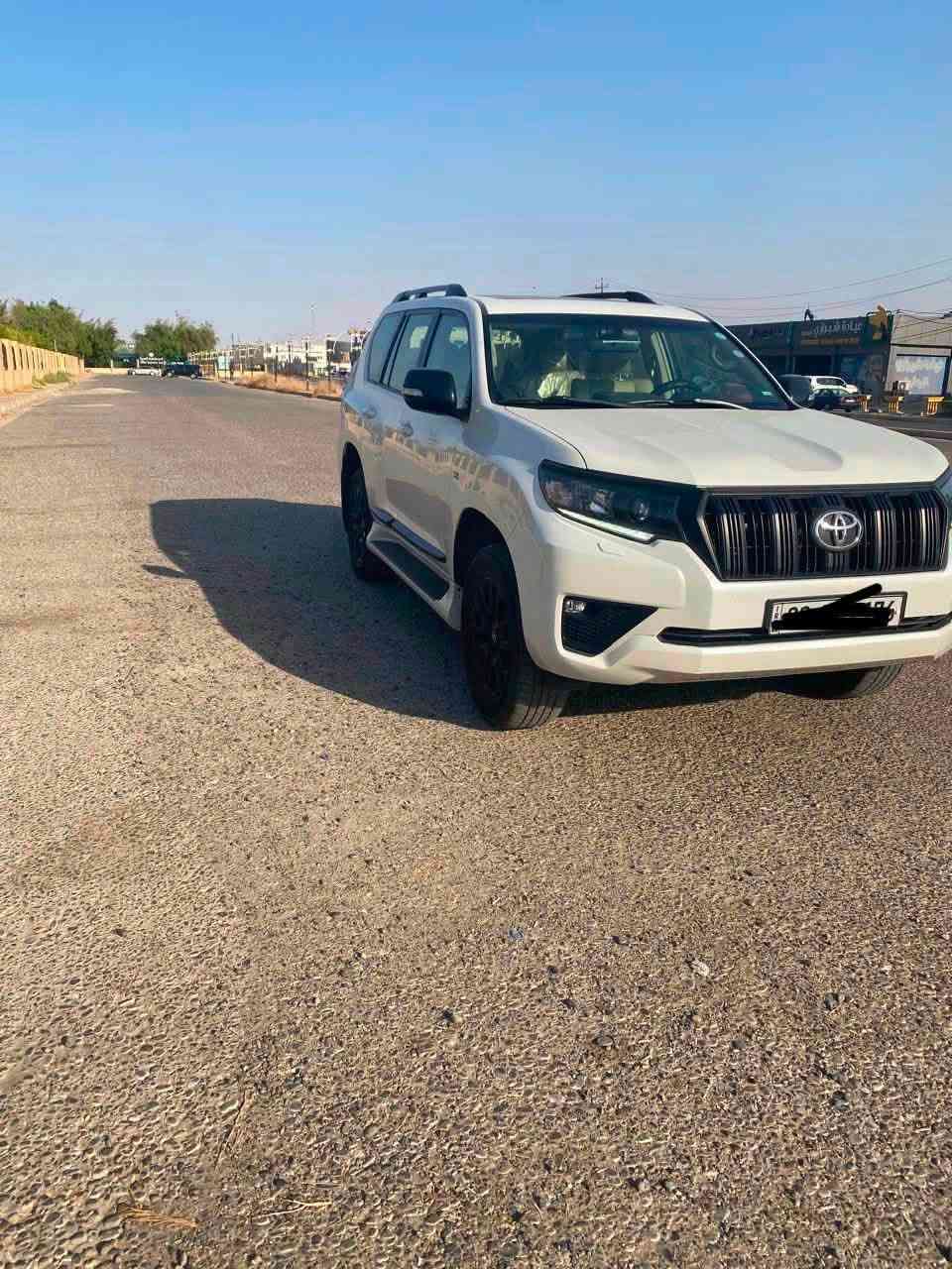 لاندكروز برادو موديل  2023
على وضع الوكاله (الشركة)
ماشي 30km 
رقم شمالي 
مواصفات TX.S معروفه
مكان السياره : كركوك 
رقم الهاتف :  ***********
الفحص موجود ويا الصور

