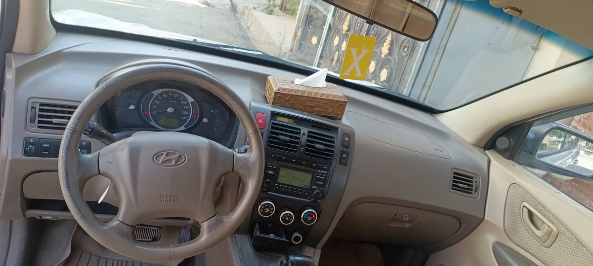 توكسان 2010 سنوية 2027 الشهر الثامن 
4سلندر 
محرك2000
بطارية جديدة 
صدر جديد
مابيها لاصبغ ولاتعديل فقط الي موضح بالصورة 
كير ومحرك بالشرط 
السعر 120 وبيها مجال
اتصال/***********/كركوك.. كركوك, العراق
