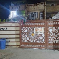 بيت مساحة 100متر 5×20 طابقين  يحتوي على تشجير 12 متر اصولي   على شارع ...