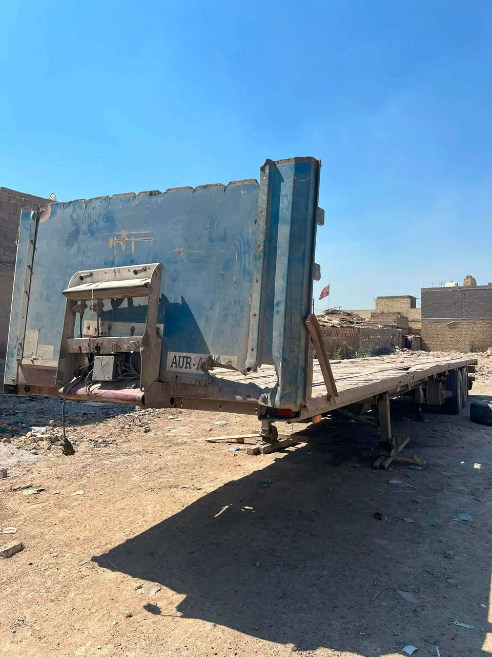 السلام عليكم عربيان اوربي للبيع  ثلاث دناكير طول 13/60 دنكير بيبي العنوان بغداد السعر اتصل رقم الهاتف /***********

