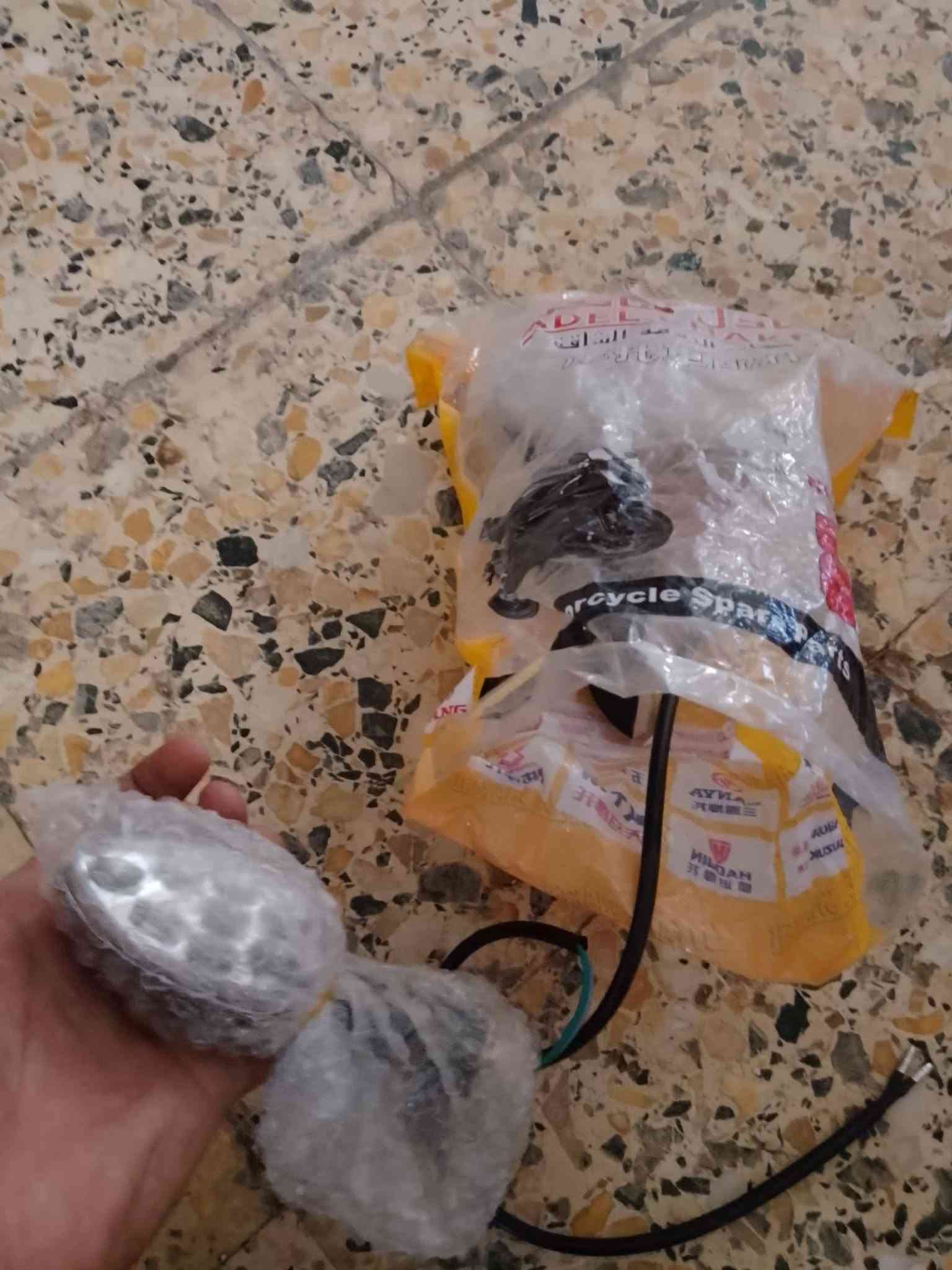 رقمي/***********
سلام عليكم شباب عدي خوذ ثنين فج بس لرصاصيه ما بيهة جامه وعدي كلوبات احسن من زنون لونين وعدي اشاير مال Rkاثنين ابلاد واثنين نطايح قيم بل يرضي لله ولله يوفق الجميع.
