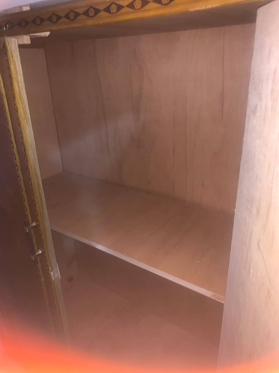 سلام عليكم كرفه غشاب لل بيع جديده كلش اي ضرر ما بيه محتاج وجاي ابيع بغداد مدينه الصدر سعر 400 وبيه مجال لل طيبين واني خادم ***********
