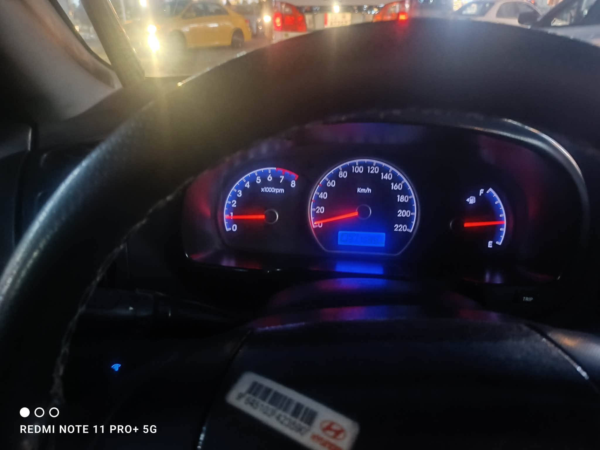 السلام عليكم
النترا ٢٠٠٩ خليجي 
محرك ١٦٠٠
بيها ٣ قطع تبديل بدون صبغ 
وبيها بارد جاملغ خلفي جهة السايق 
رقم بغداد بسمي هزة جديدة سنوية لل ٣١
صدر نضيف 
تايرات نضيفة 
تبريد شغال
فتحة سقف 
السعر ٨٧
هاتف ***********
مكانها البياع شرطة الخامسة

نص مكتوب في الصور:
- REDMI NOTE 11 PRO+ 5G
