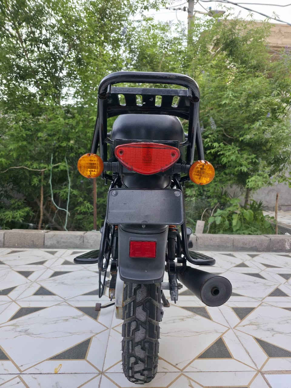 دراجة بجاج بوكسر 150cc 
موديل : 2022
​النوع: فحل جبلي
​سعة المحرك: 150cc
​الموديل: 2022 (نزول 2022/5/26)
​الممشي: 5,700 كم
​الاستخدام: شخصي
​الأوراق: 7 أصلية (بأسمي)
​الموقع: البصرة / كرمة علي
​السعر: 1,750,000 د.ع (قفل)
​للتواصل: ***********
