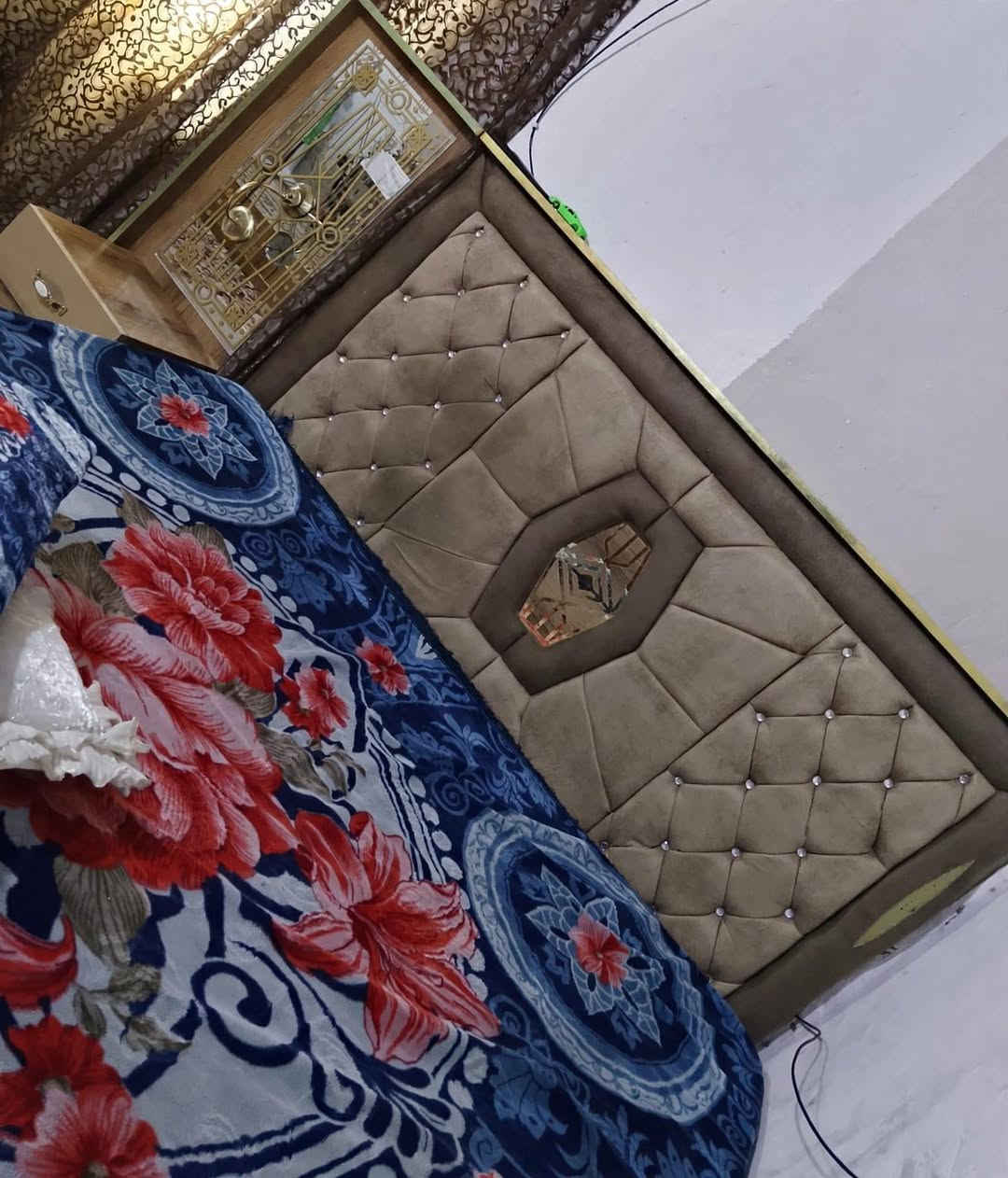 غرفة اخشاب • تركي • نظيفه