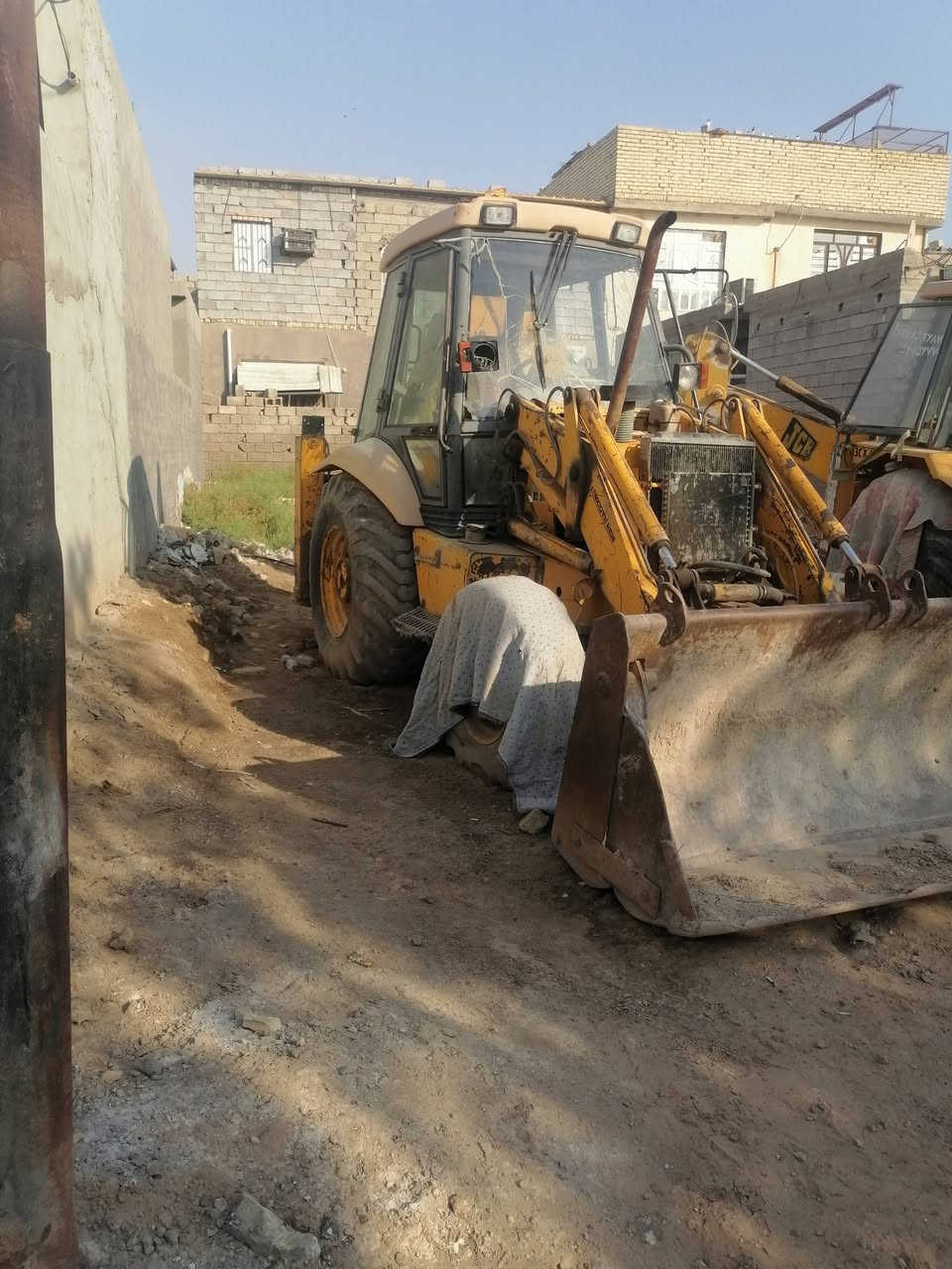 سلام عليكم جيسبي البيع ٩٤ بدون المحرك يبخر الكير مجفت جديد المضخة بيه ضعف السعر ٦٠ وبي مجال *********** العنوان واسط العزيزية
